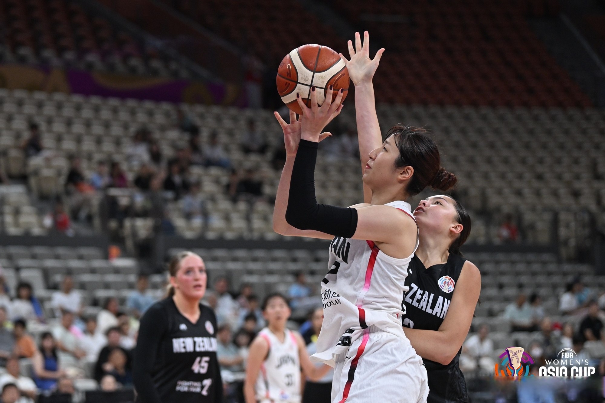 NG体育关于赛地聚焦：CBA季后赛集结日热度飙升；纽卡斯尔手感冰凉；悬念犹存；细节决定成败的信息