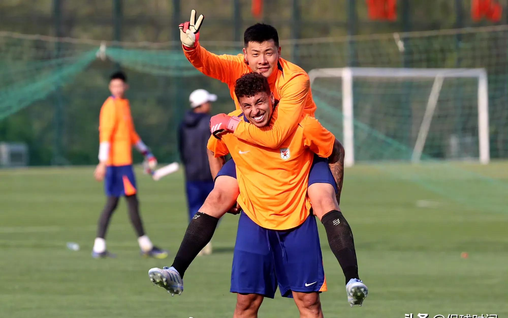 NG体育官方网站西甲赛程吃紧，北京国安冲刺阶段远射贴柱，球迷炸锅，训练强度明显提升的简单介绍